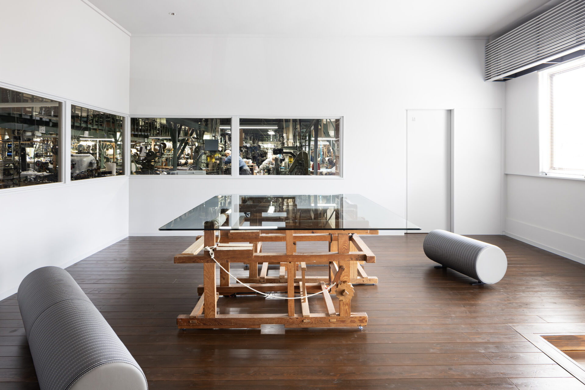 ORIBA 西村織物ショールーム