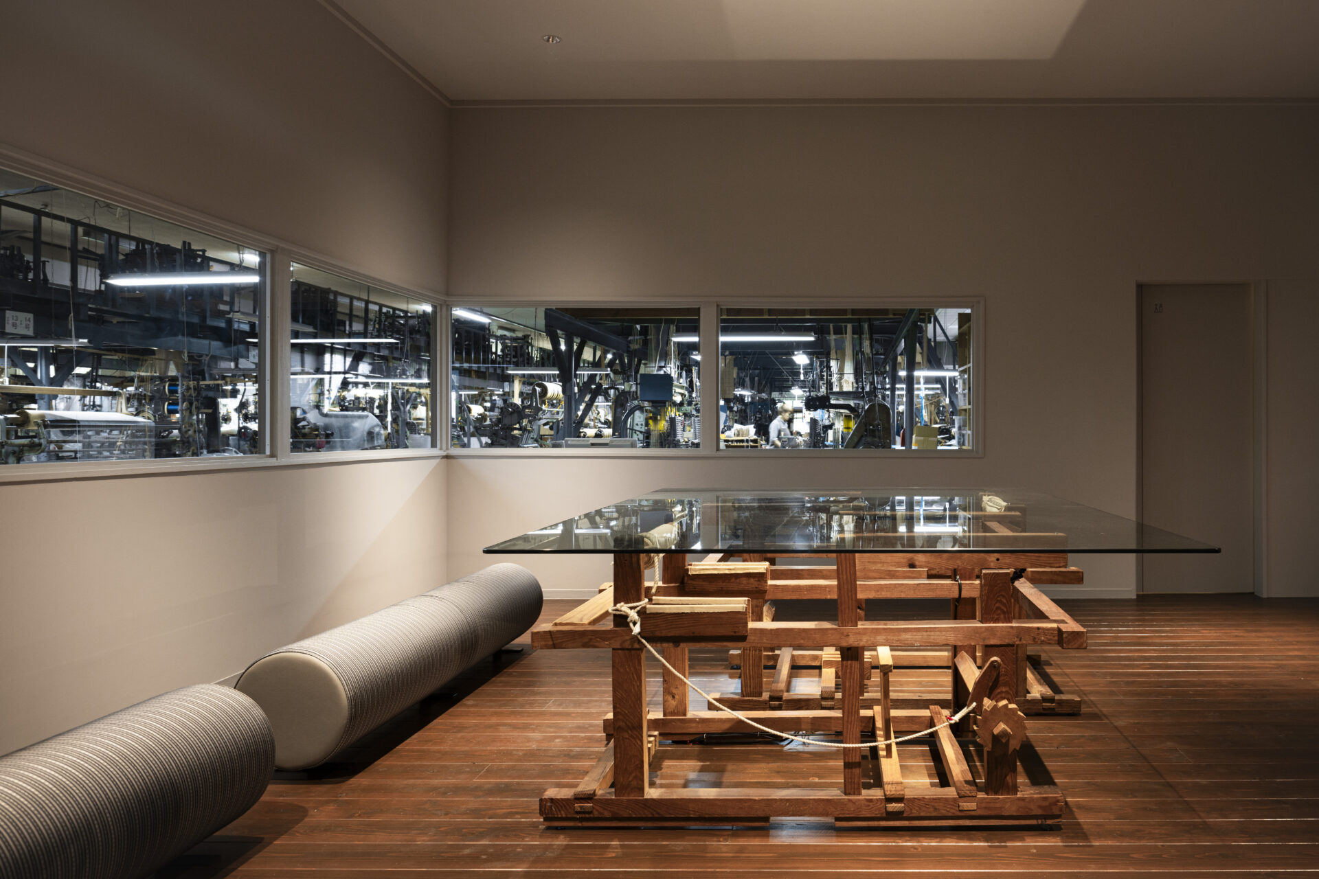 ORIBA 西村織物ショールーム