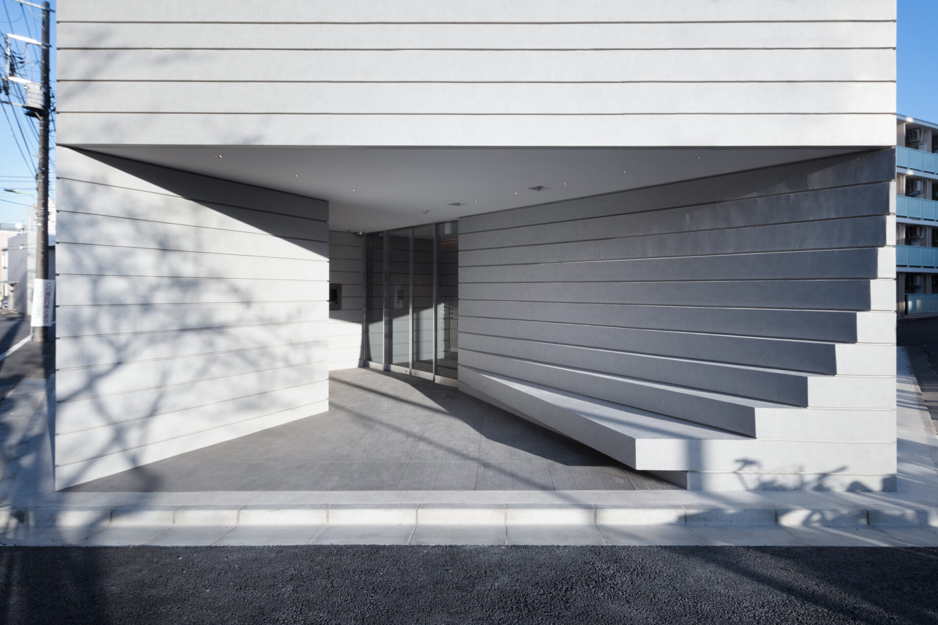 THE CONTOUR ザ・コンター