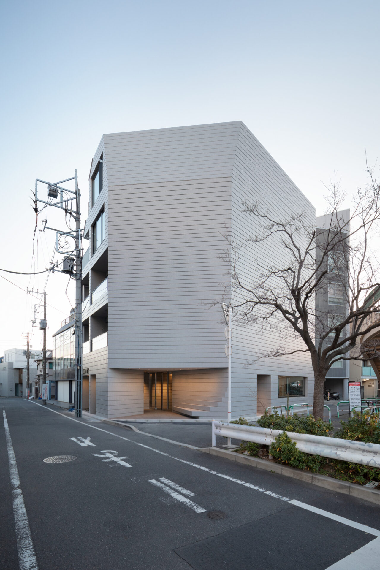 THE CONTOUR ザ・コンター