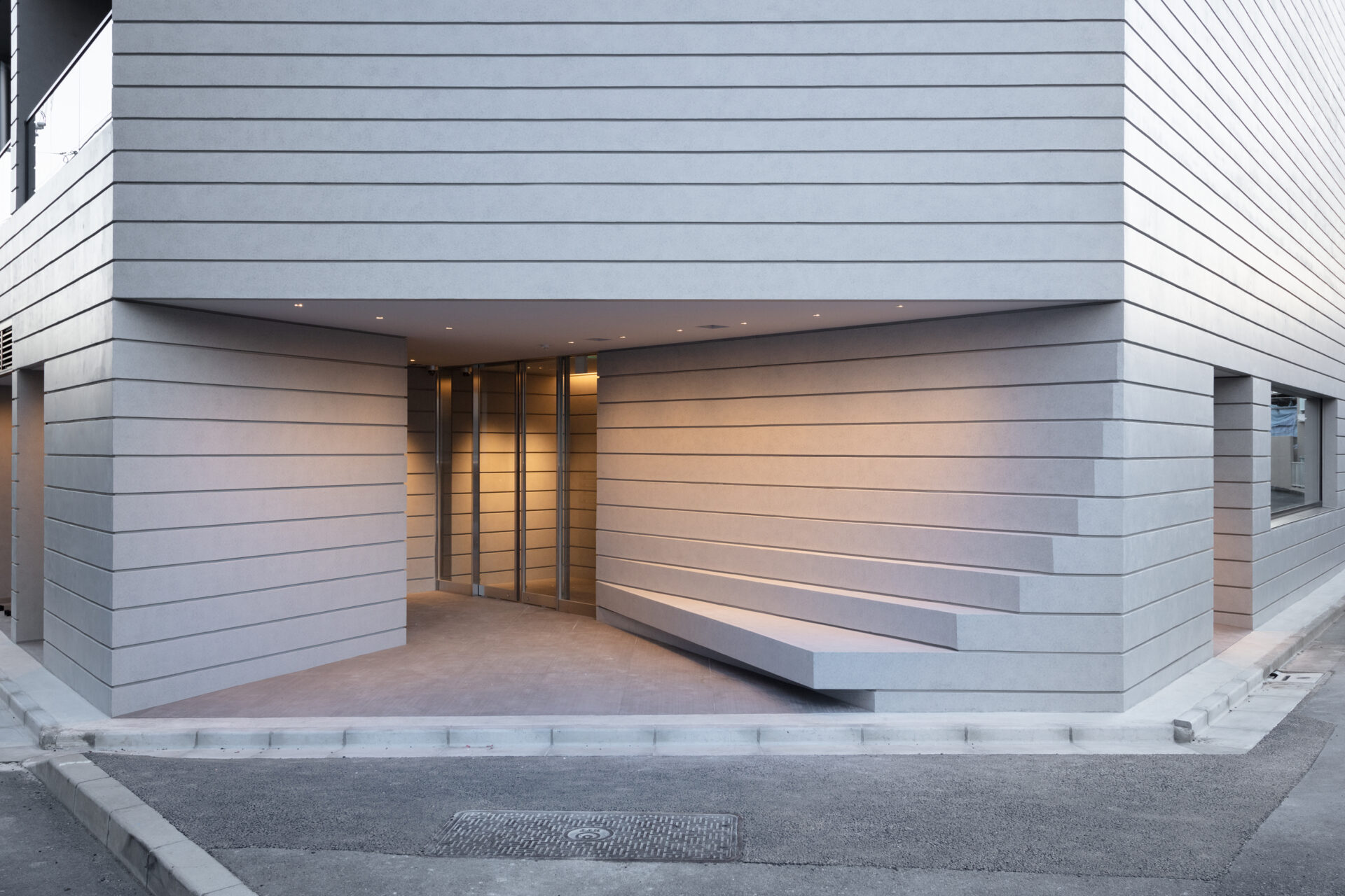 THE CONTOUR ザ・コンター