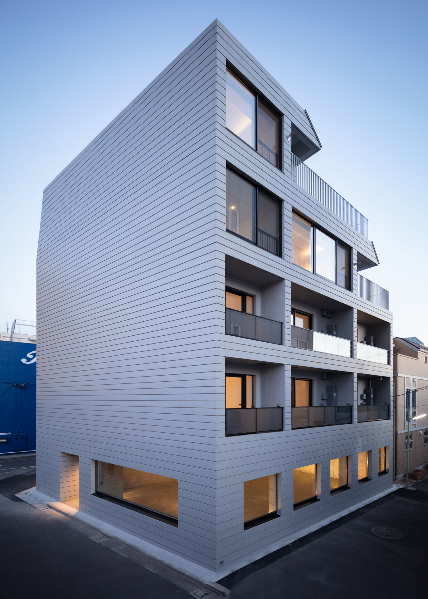 THE CONTOUR ザ・コンター