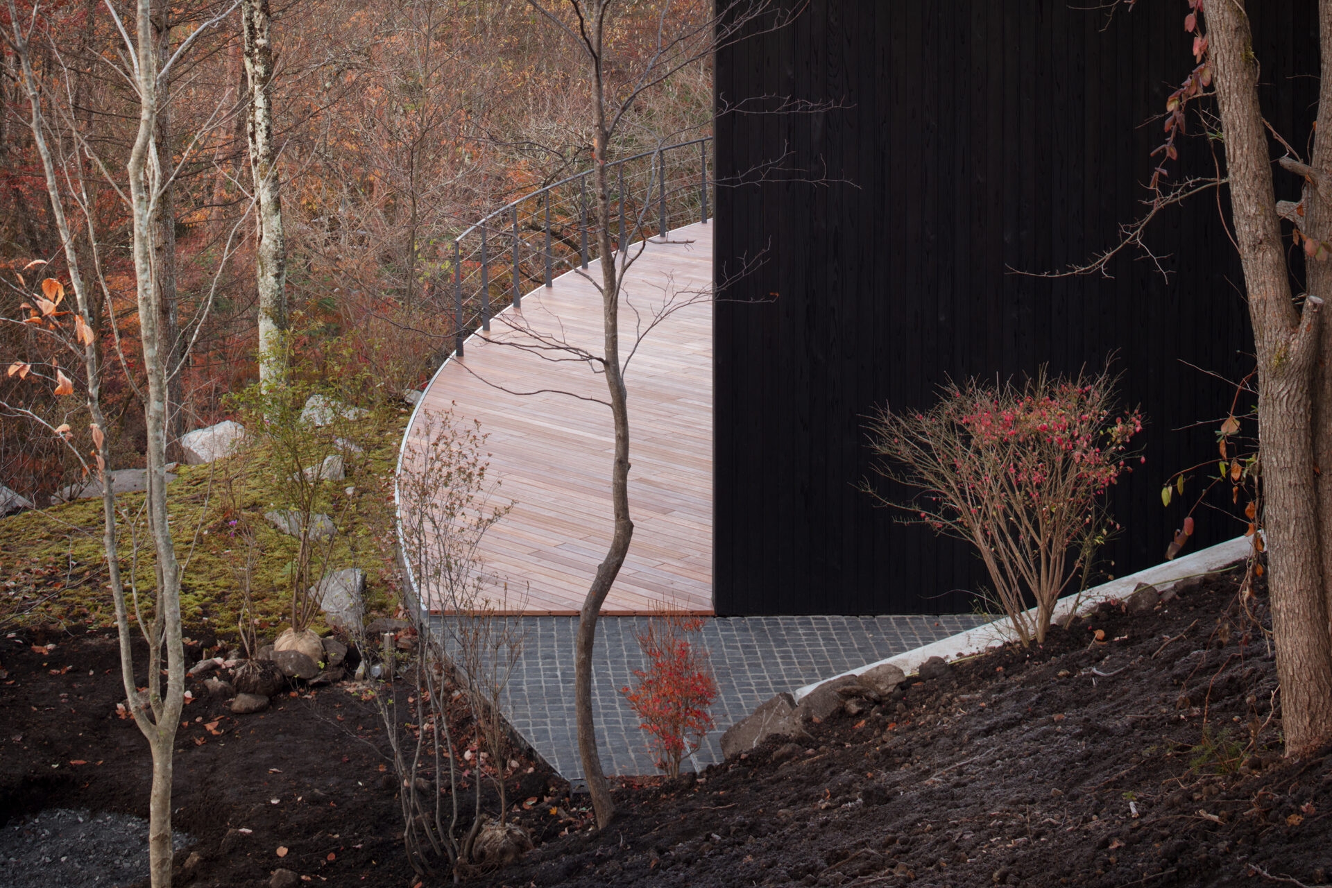 THE CONE 軽井沢の逆円錐