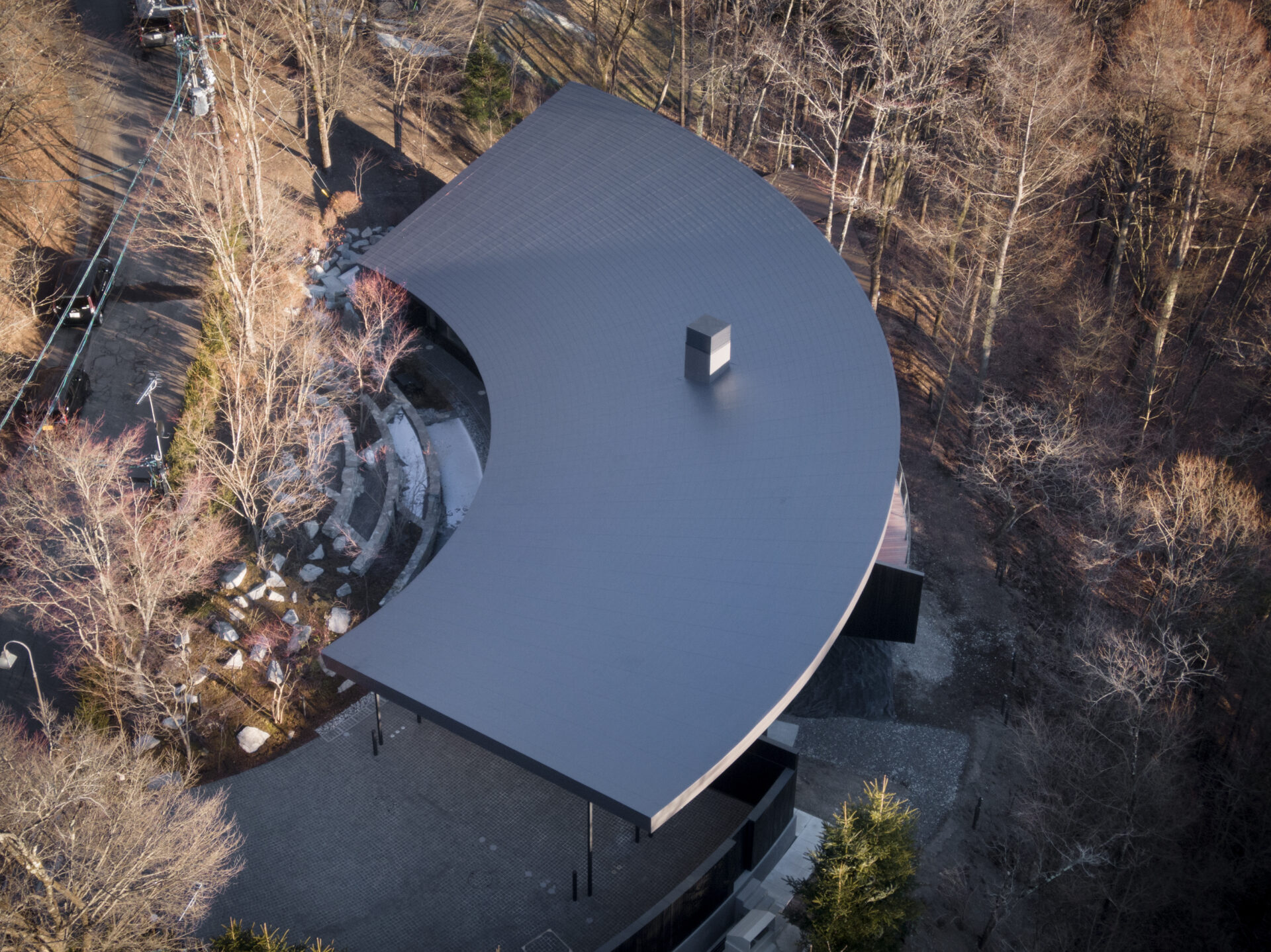 THE CONE 軽井沢の逆円錐