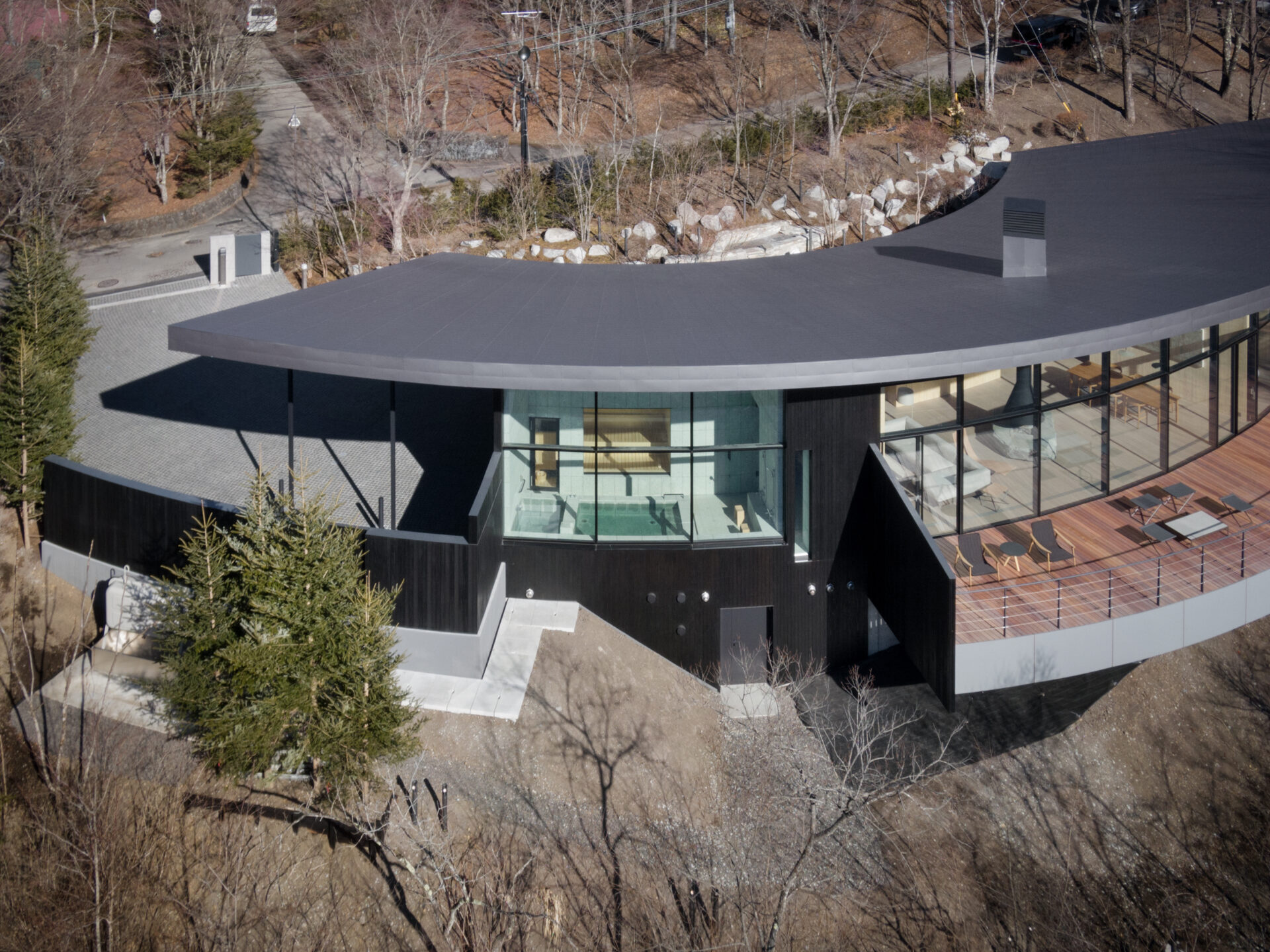 THE CONE 軽井沢の逆円錐