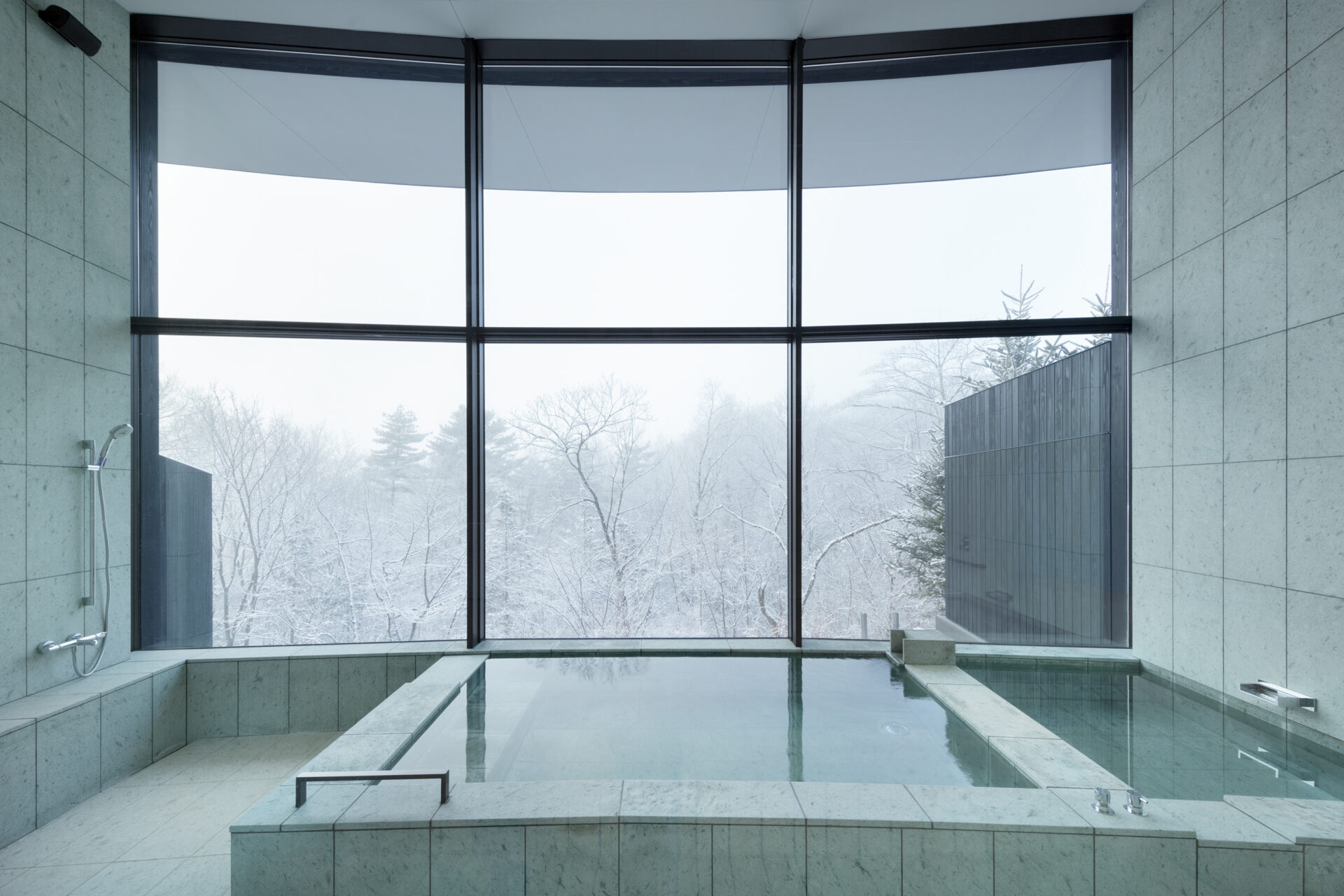 THE CONE 軽井沢の逆円錐