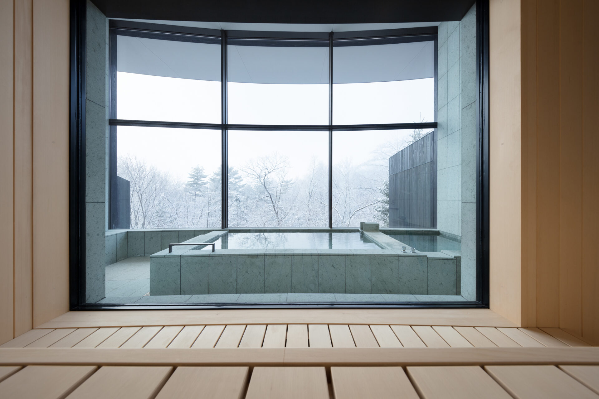 THE CONE 軽井沢の逆円錐