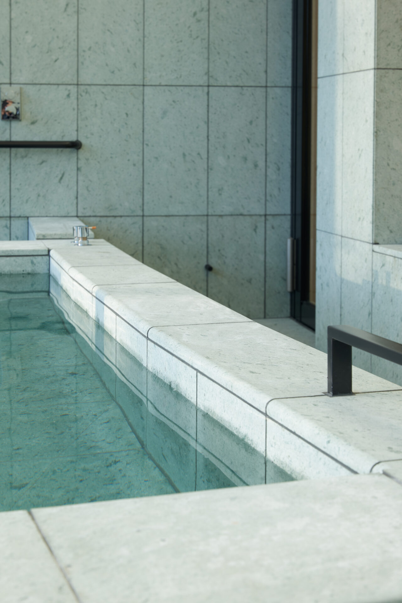 THE CONE 軽井沢の逆円錐