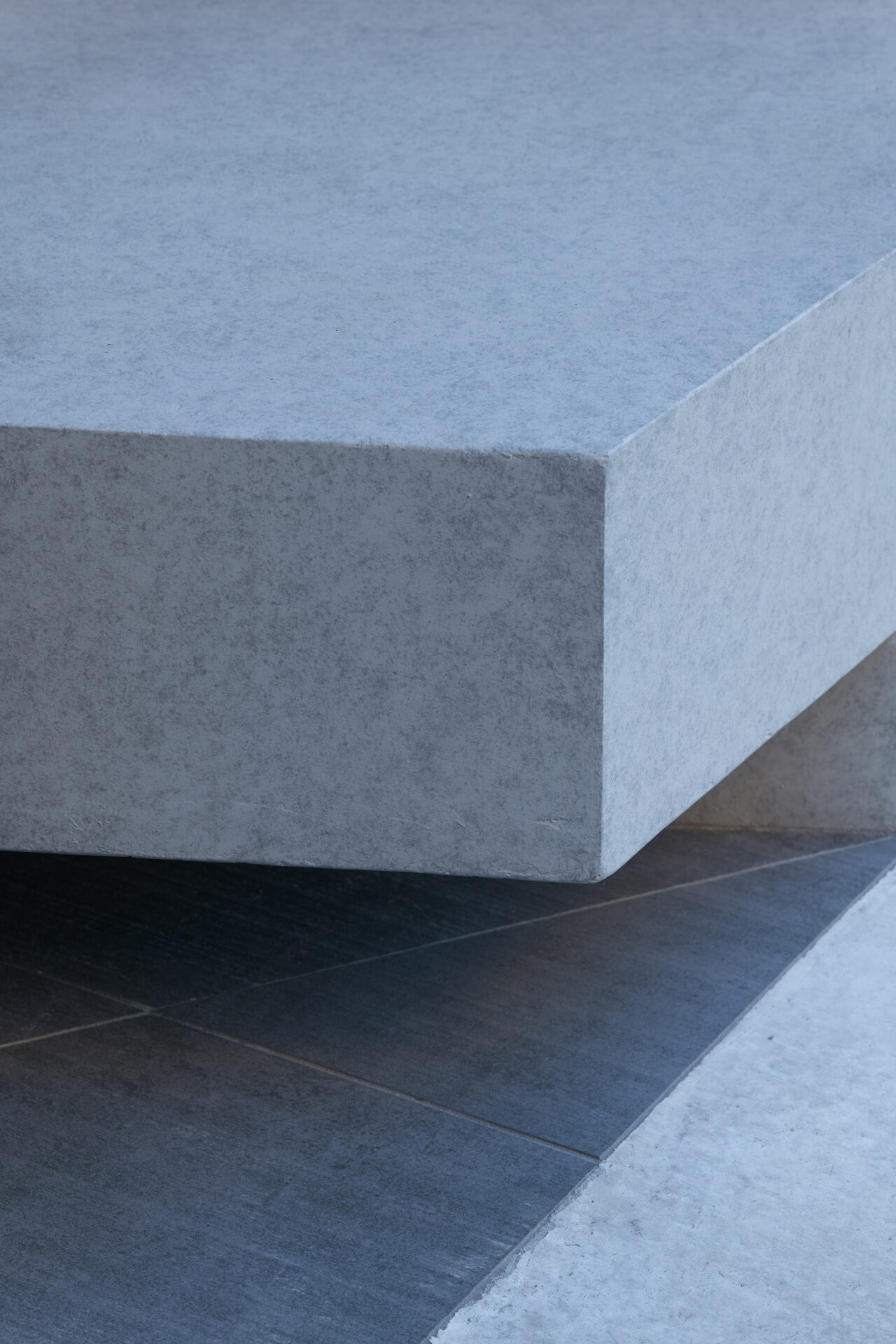 THE CONTOUR ザ・コンター